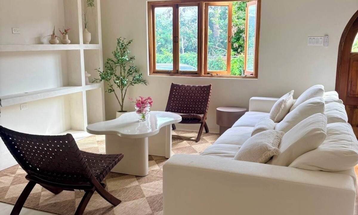 Treasure Beach Villa | Chic 2-bedroom villa with AC in Treasure Beach. 5 min walk to beach/restaurant