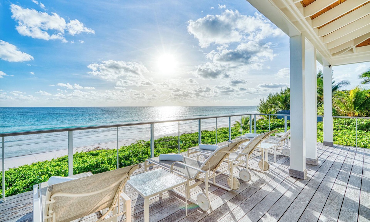 Dunmore Town Villa | Coconut Beach Bahamas- Sleeps 8, on the Pink Sand Beach, Relaxation Awaits!