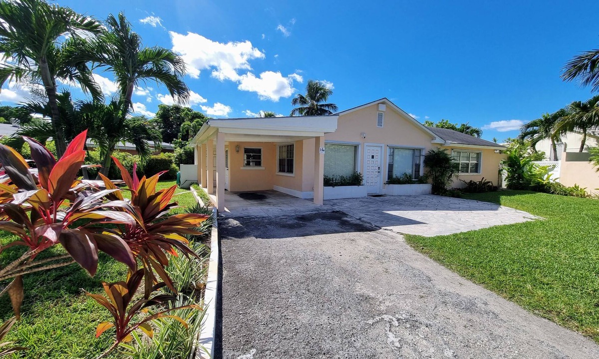 Nassau House | Comfortable 3 bedroom house, walking distance to the beach