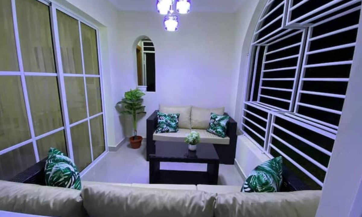 Prado Oriental House | Complete modern house 15 minutes from the airport