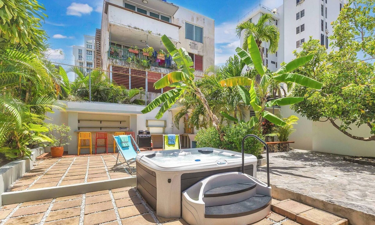 Santurce House | Condado Villa 5Bd 3Ba | Spa/Generator/Parking