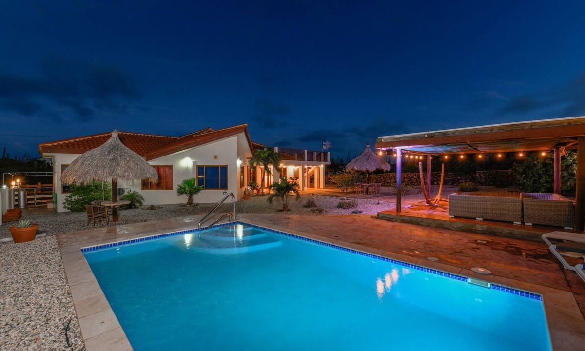 Ayo House | Connect with nature while you relax with an amazing sunset view.