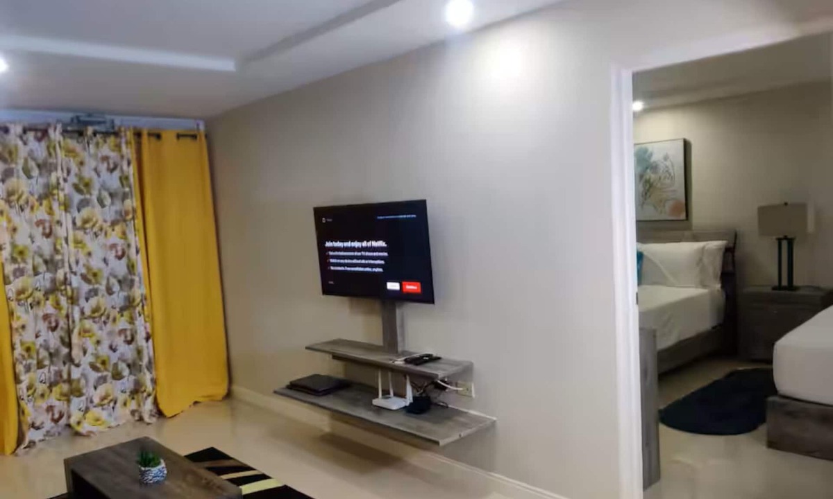 Portmore Apartment | Cozy 1-bedroom Bayfront Apartment in Portmore with Private Balcony
