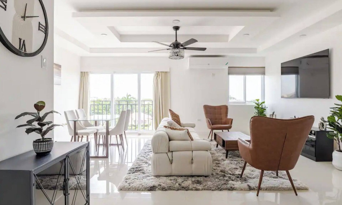 Barbican Apartment | Cozy 2-bedroom apartment in beautiful Kingston with AC and gym