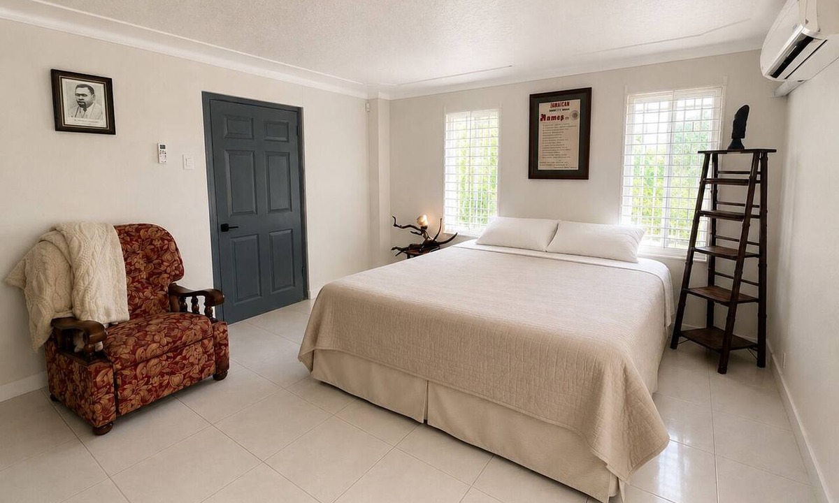 Saint Andrew Cottage | Cozy 2-bedroom cottage in the peaceful hills of Kingston with AC