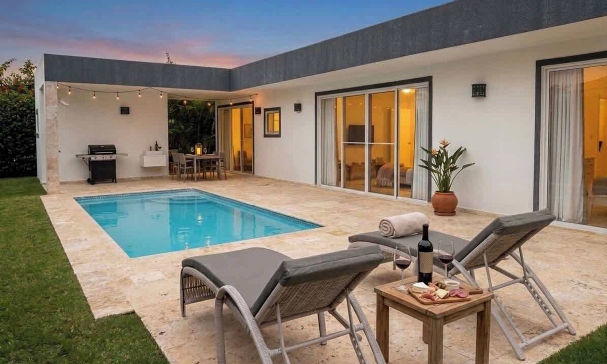 Playa Chiquita House | Cozy 2BR Villa in Ocean Village