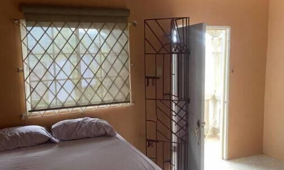 Mandeville House | Cozy accommodation in the cool hills of ,Mandeville with a view of the ocean