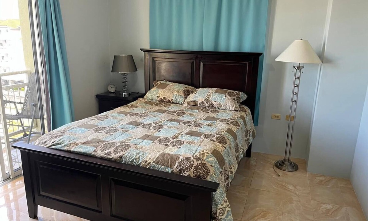 Eden Gardens Apartment | Cozy apartment in lovely Kingston 5 with WiFi, AC