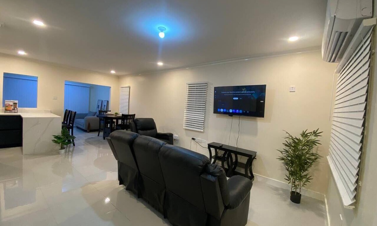 Portmore House | Cozy Creek Superb AC Solar-powered 2-bedroom townhouse gated community Portmore