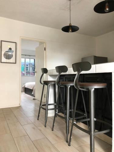 New Kingston Apartment | Cozy Manor, modern apt with 24h security, Balcony