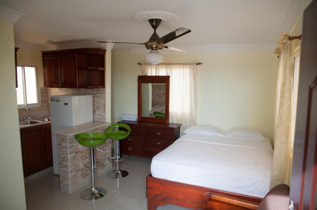 Corales del Sur Apartment | Cozy Studio with Private Kitchen 300 Mbps Wi-Fi Near SDQ Airport