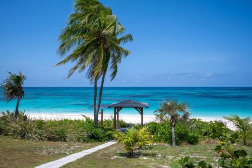 North Palmetto Point House | Cricket Beach House-Luxurious Beachfront House home