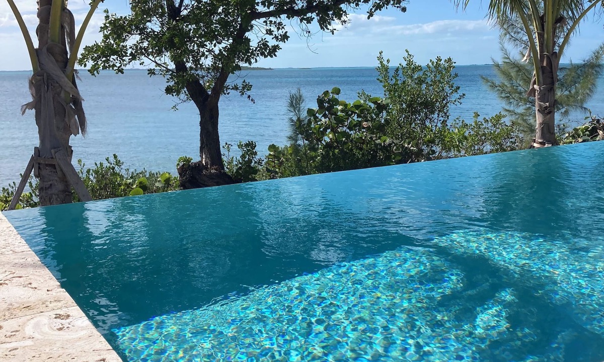 Great Guana Cay House | Deal July 18-25 Luxury Waterfront 6BR home, infinity pool, boat dock, kayak, SUP
