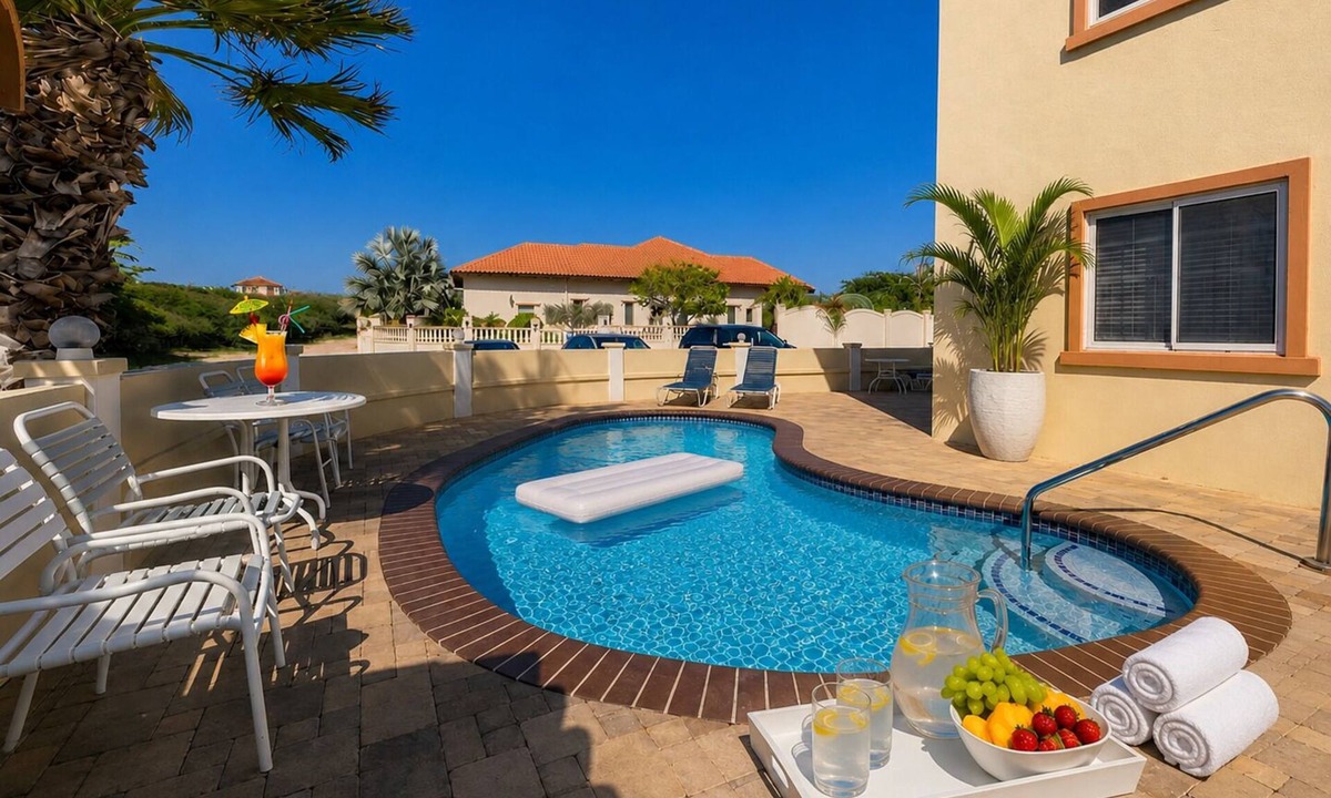 Opal Apartment | Divine 2 bedr Apt with Pool & Balcony -Hotel area