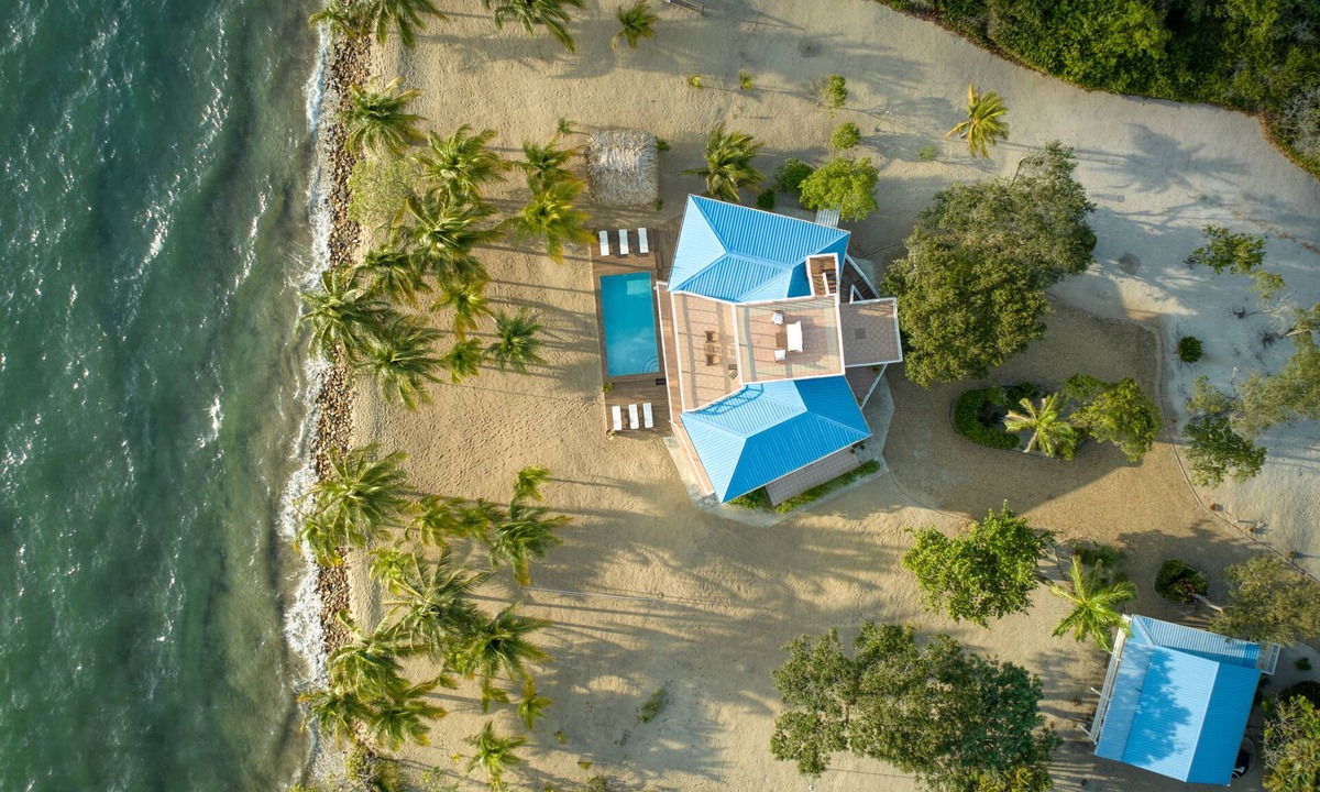 Placencia Villa | Dolphin Beach Villa