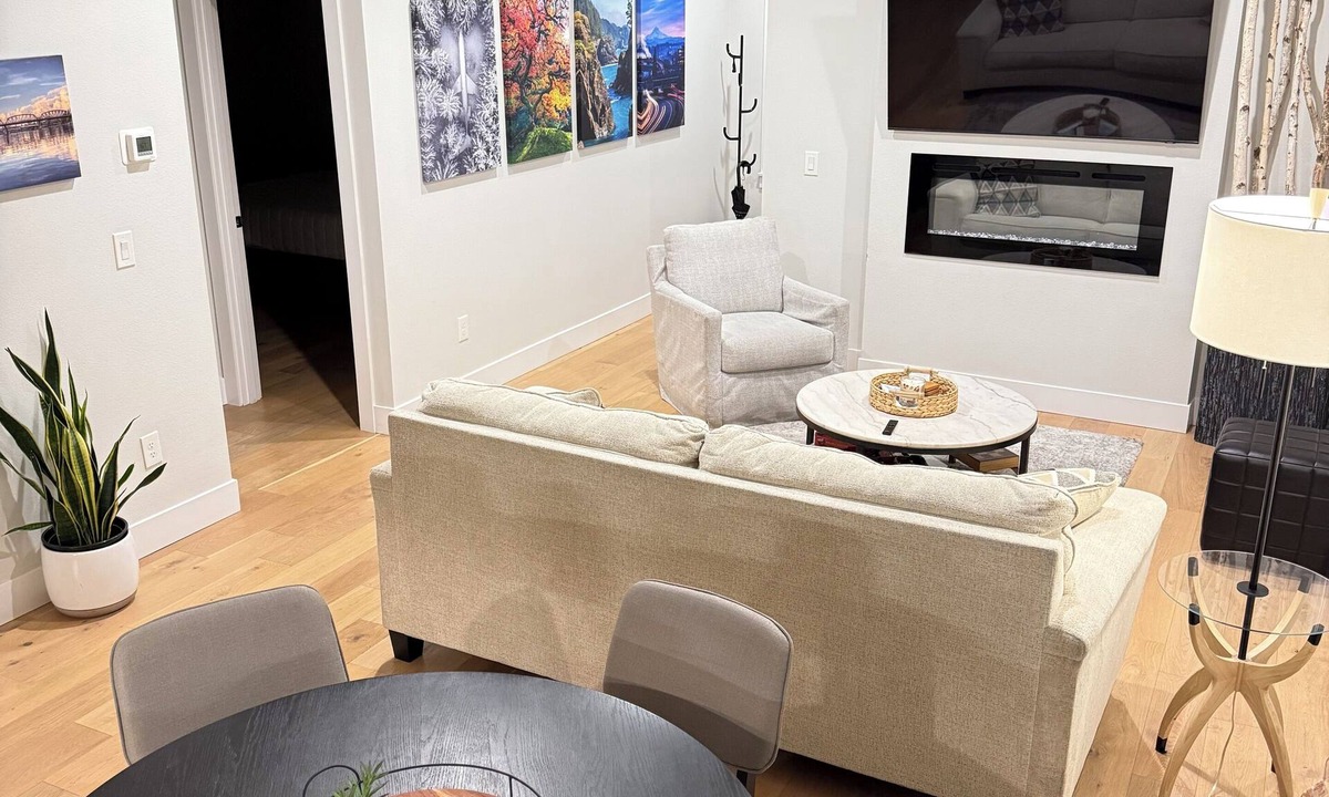 Hough House | Downtown Charm Meets Waterfront Walk to Everything