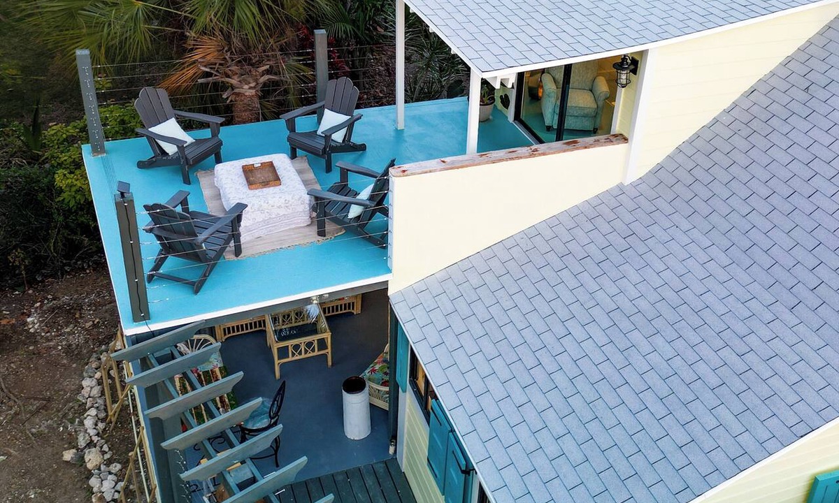 Spanish Wells House | EDEN Historical home, restored with all modern amenities, 2 minute walk to beach