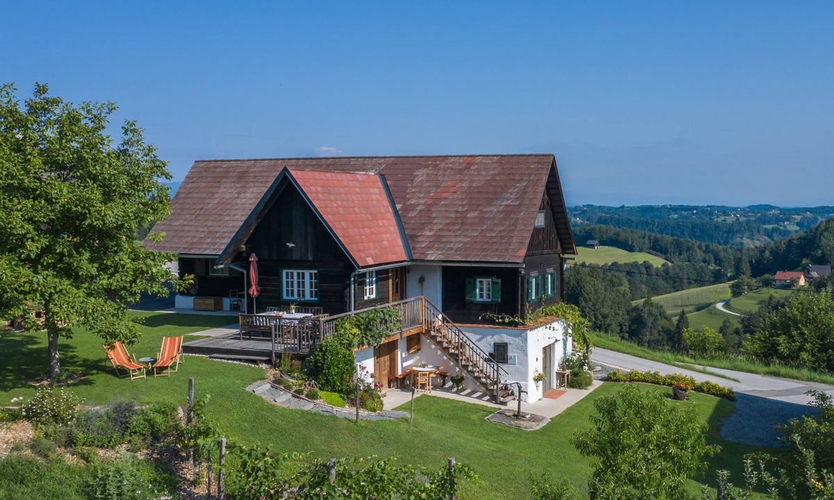 Altenbach House | Exclusive rustic vacation home with 125 square meters in the South Styrian wine country