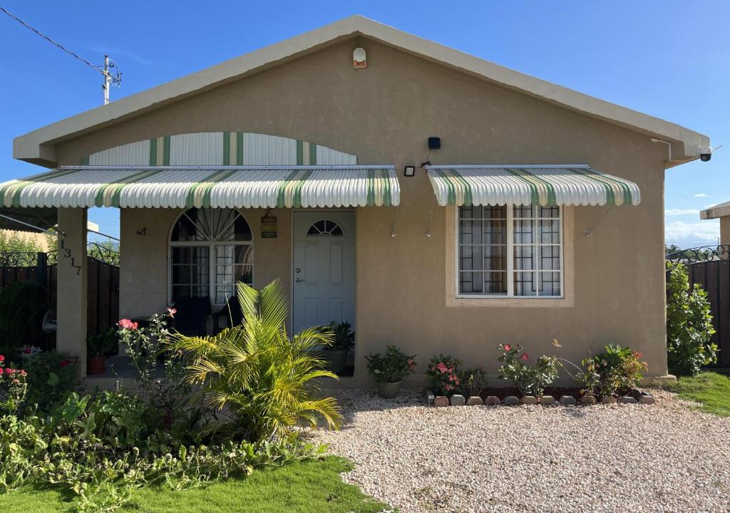 Portmore Apartment | Finest Accommodation Phoenix Park Lot 1317 Phase 4 Portmore St Catherine