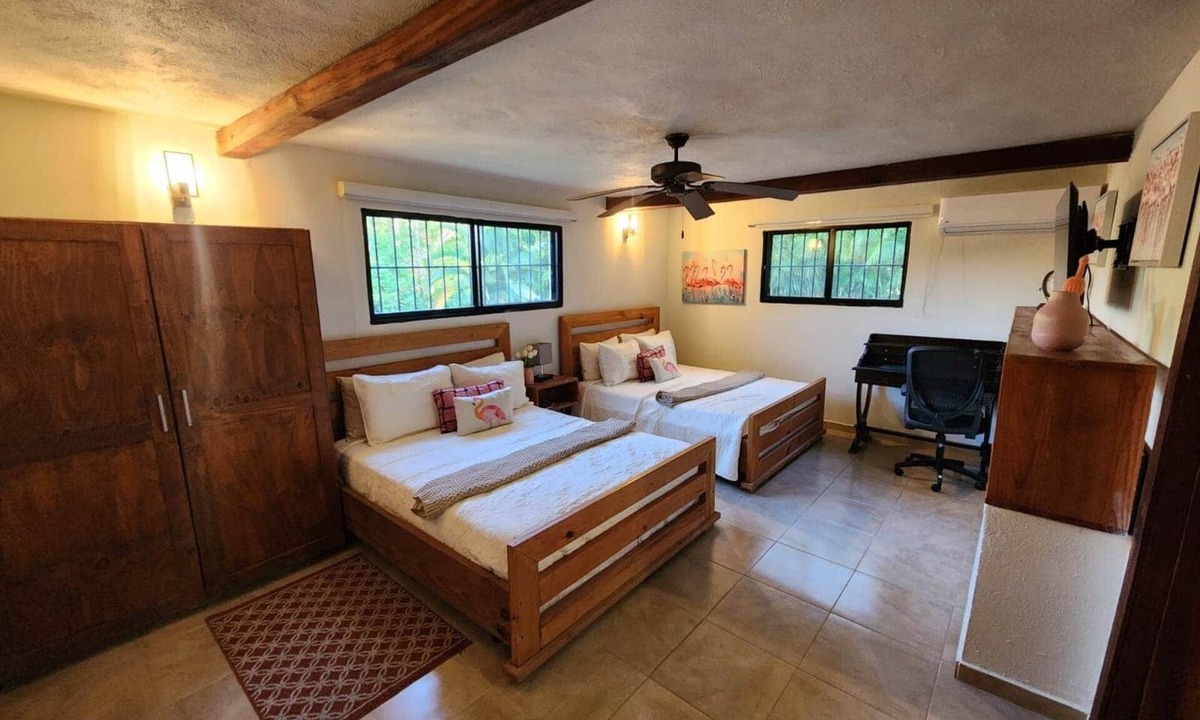 La Vega Province Bed & Breakfast | Flamingo Grand Suite - Brisal Mountain Retreat