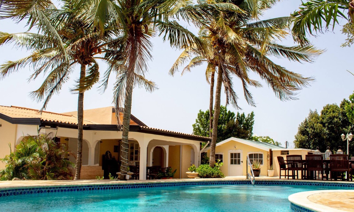 Paradera Villa | Four Bedroom Villa, Sleeps 8
