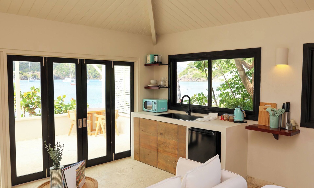 Freemans Bay Cottage | Galleon Beach Resort