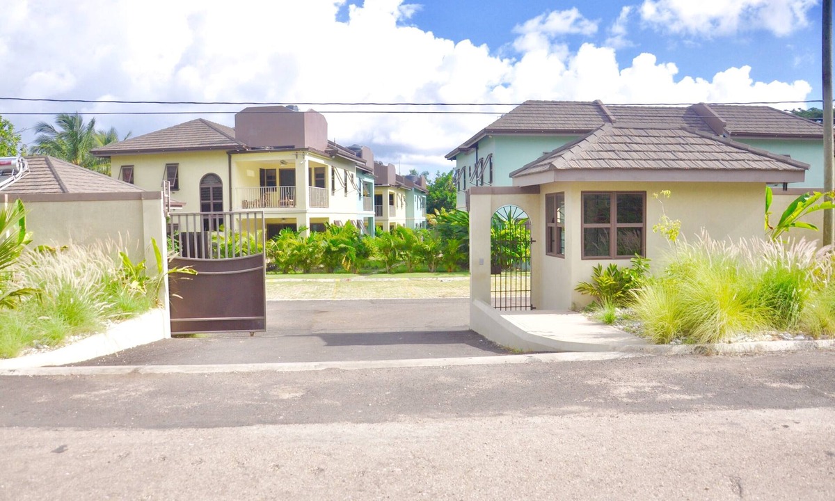 Mammee Bay Villa | Gated and Private Beachside Villas - Old Fort Bay (Chatham @ Watermill Villas)