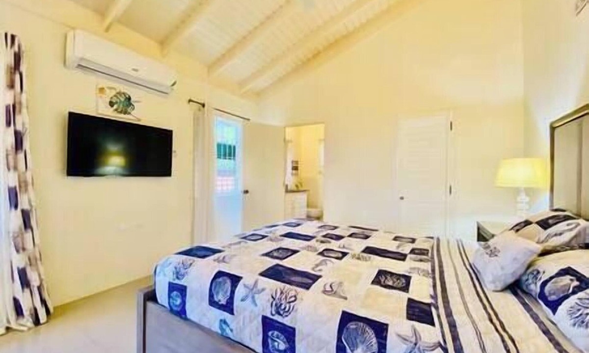 Falmouth Villa | Girls Trip ! Stay, Play and Eat $29PP
