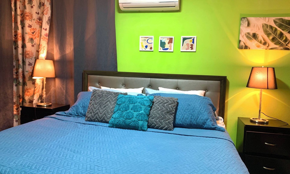 Mendoza Apartment | Gorgeous 3-bedroom apartment with AC in Santo Domingo Este