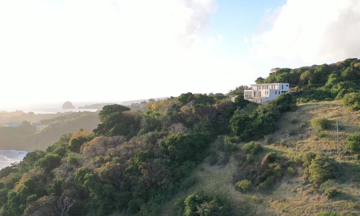 Brighton House | Grenadine Sky - Luxury 4BD Villa with Pool overlooking Caribbean Sea