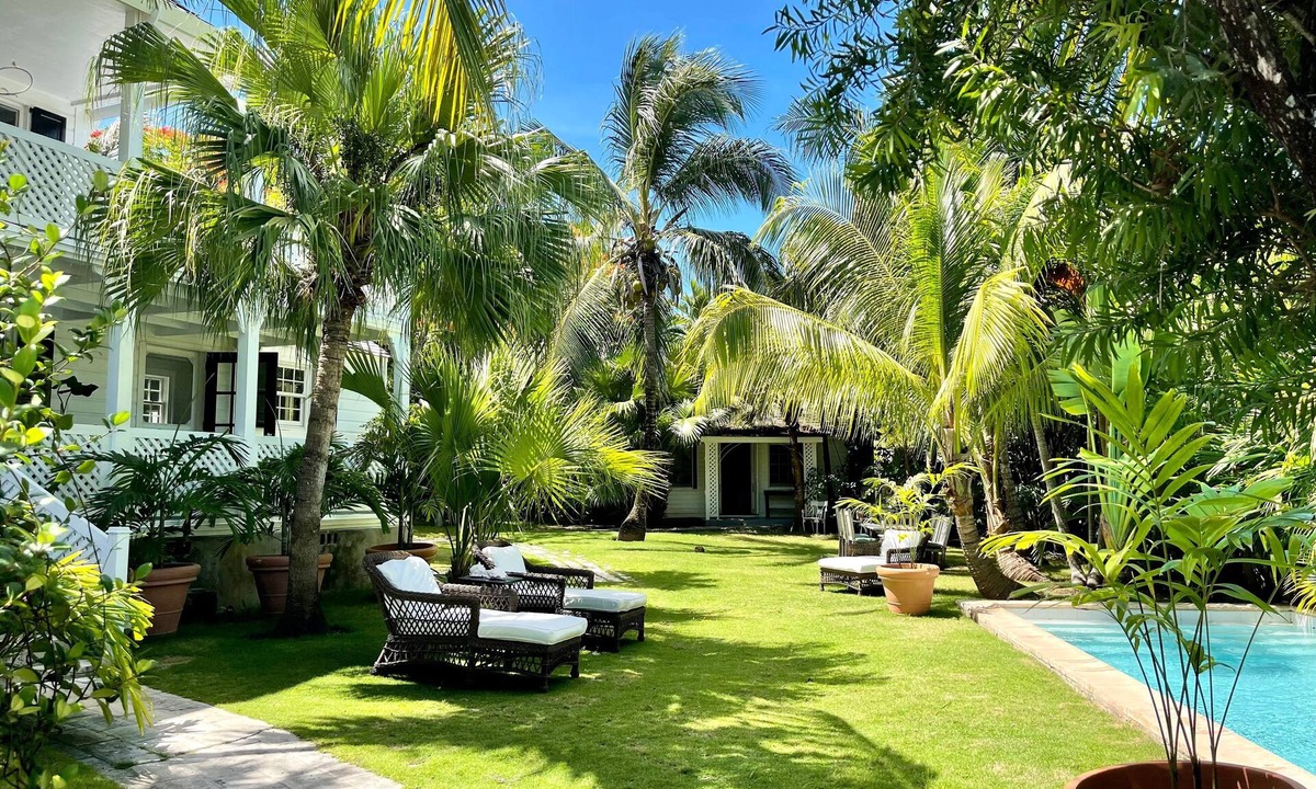 Dunmore Town House | Hibiscus Hill Kings Treat - Ultimate Island Style House W/pool 3 Bedroom Home