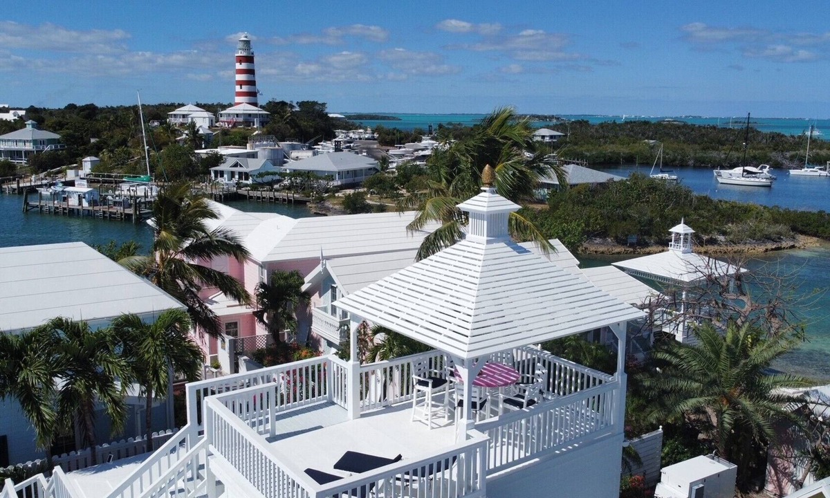 Hope Town House | Hilltop-Serene Oasis with Breathtaking Views. Dock slip available.
