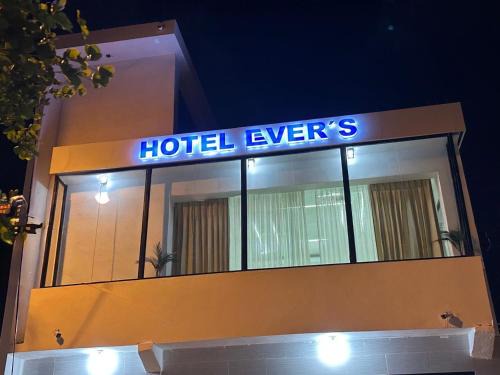 Azua Hotel | Hotel Evers