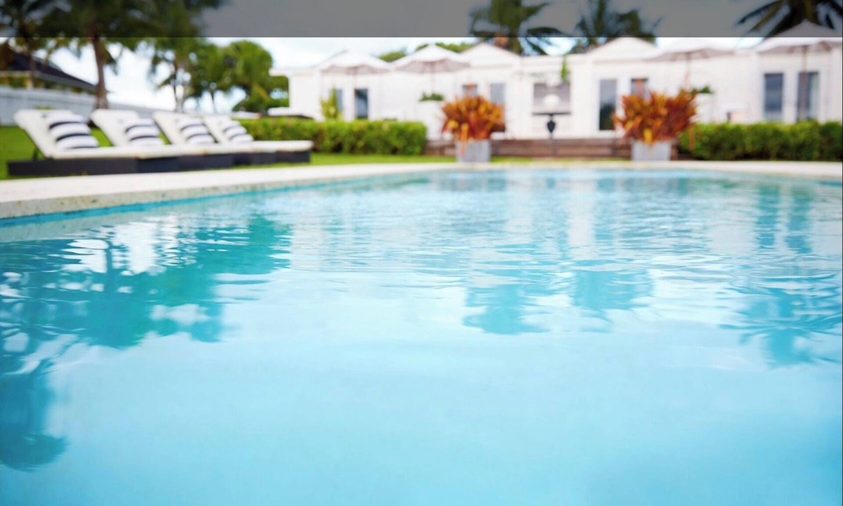 Dunmore Town House | Interior designed 3 bedroom house 2 mins to the pink sand beach, Harbour Island