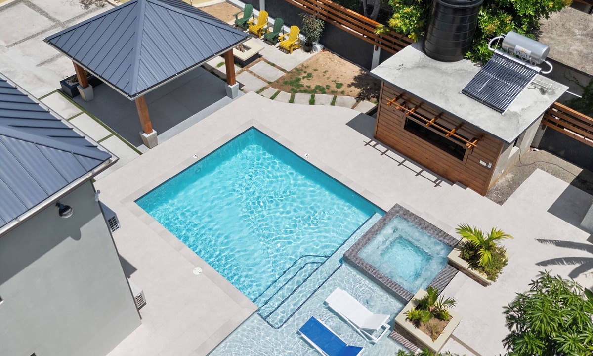 Tower Isle Apartment | Island Getaway - 4 Bed 4 Bath and Pool at Serai Villa