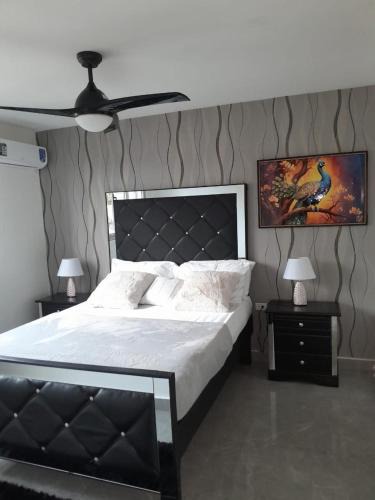 Eden Gardens Apartment | Kingston Hideaway & Vineyard Views Wi-Fi Pool