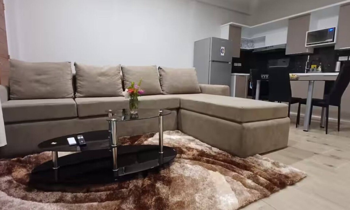 Choc Condo | Kresta Suite No. 5