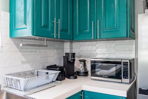 Saint John Parish Apartment | LeLuxe Cedar Valley Suite A