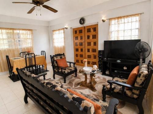 Anse La Raye House | Local Lucian Home