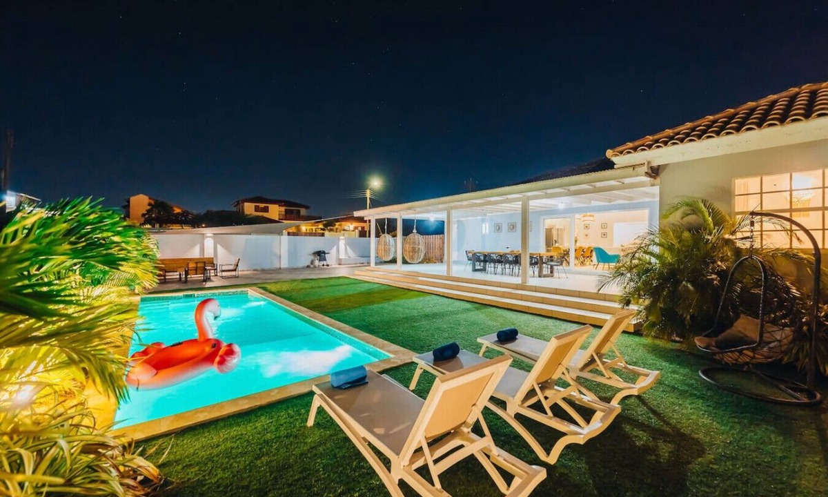 Jaburibari Villa | Local Vibes Villa, Big Pool and Outdoor, 10 sleeps