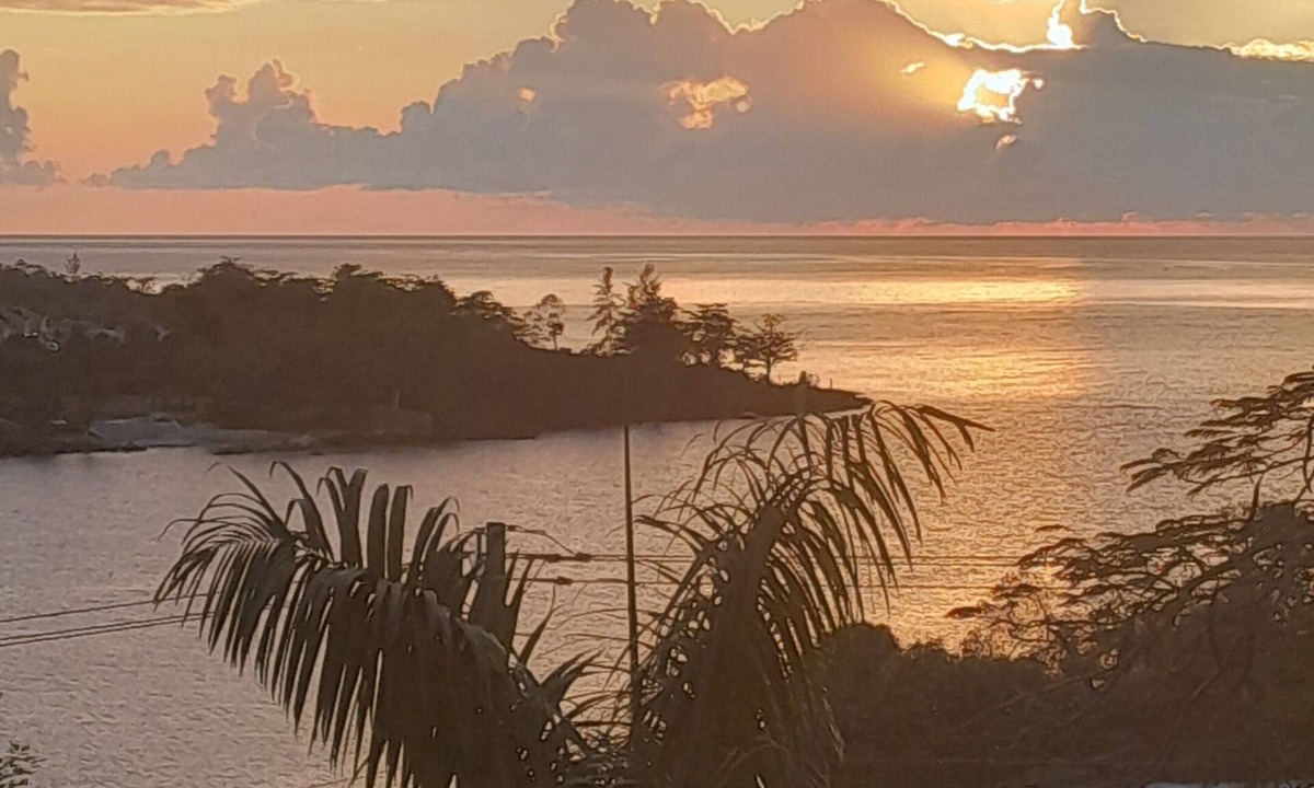 Green Island Apartment | Lovely 1-bedroom apartment with AC in tranquil Cousins Cove