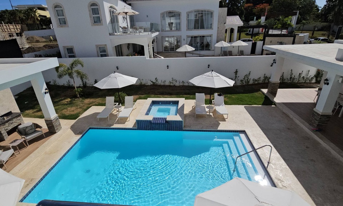 Puerto Plata Villa | Lovely Luxury Villa with AC in Puerto Plata - 4 bedrooms available