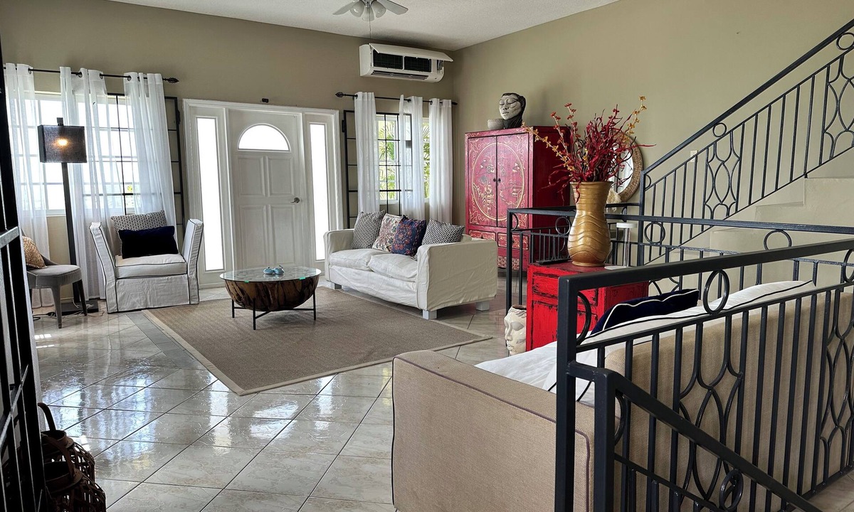 Reading House | Luxury 2-bedroom Townhouse in MoBay with AC, WiFi and Mich More