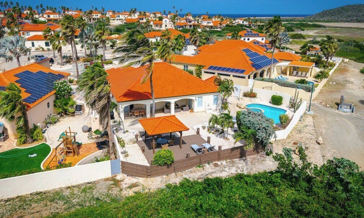 Gold Coast House | Luxury 3BR Villa Private Pool & Jacuzzi Golf View