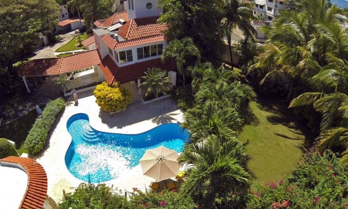 El Batey Villa | Luxury 6/9 Bedrooms 6/9 Bathrooms Villa in Sosua