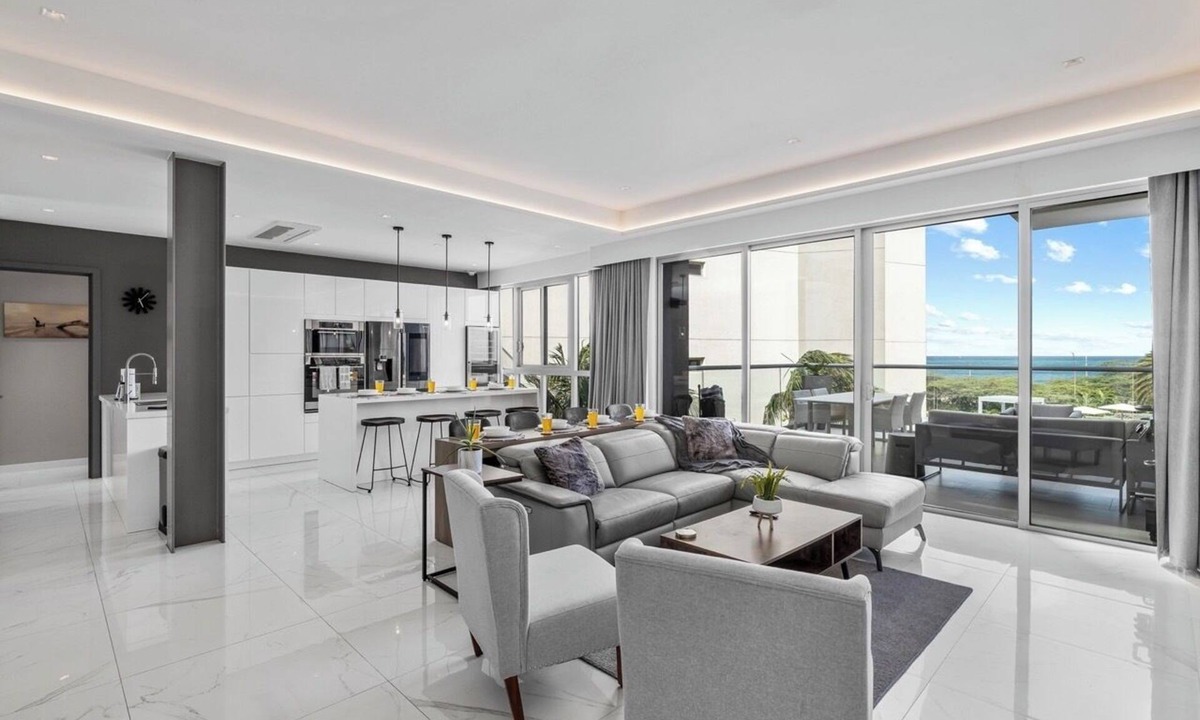 Noord Condo | Luxury Oceanfront Condo at Azure | Eagle Beach