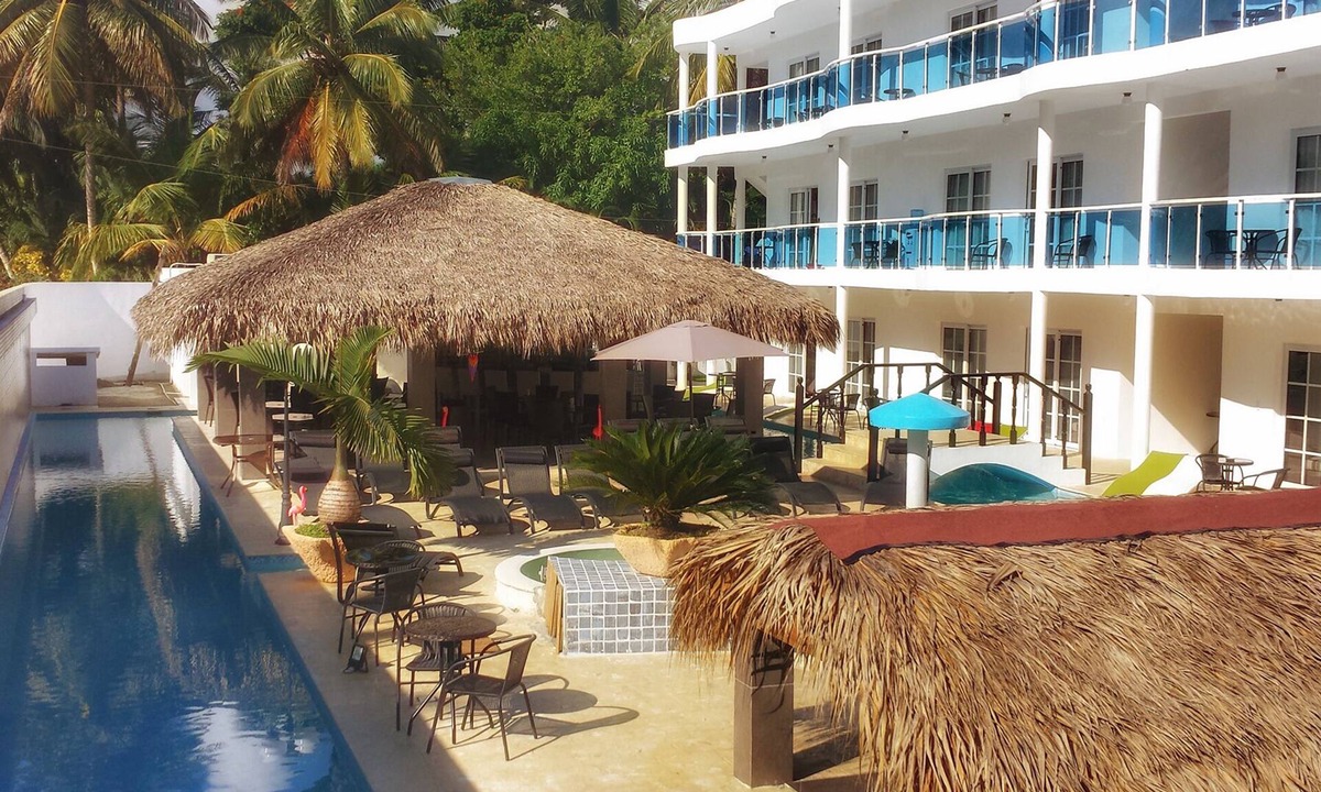 Cabarete Hotel | Luxury suite in central cabarete, cable TV/WiFi, pool, fitness center, spa/bar