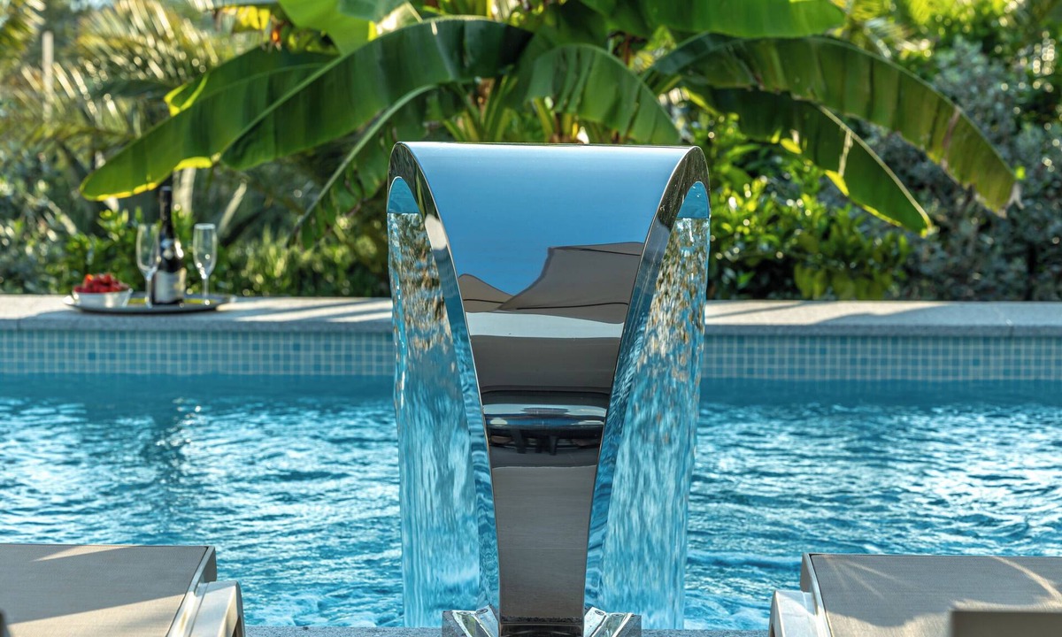 Skrbcici Villa | Luxury Villa with with open sea views and its own multi-purpose sports ground