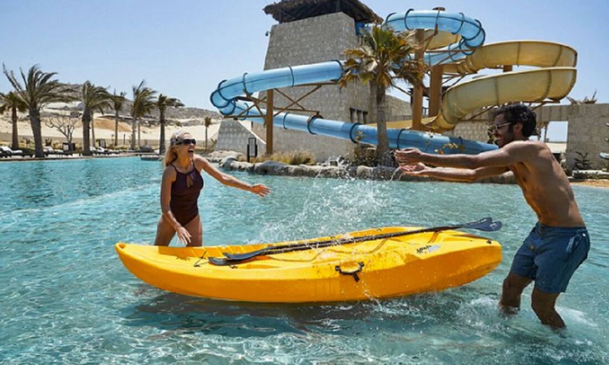 Los Cangrejos II y III Resort | Magnificent & Elegant Beachside Presidential Suite at 70% Discount