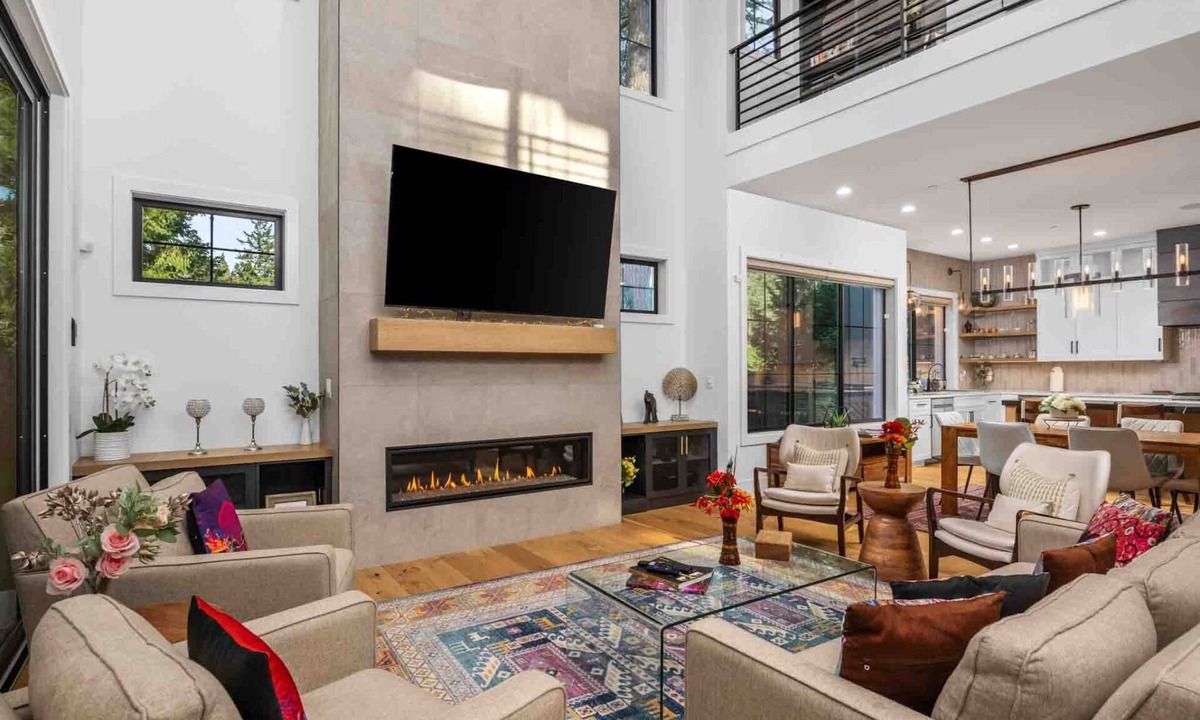 Lake Oswego House | Maison Ananda | Gated 5BR Luxury Estate in Lake Oswego, Sleeps 12